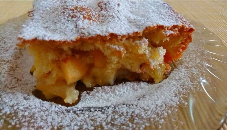 Prăjitură cu gutui caramelizate