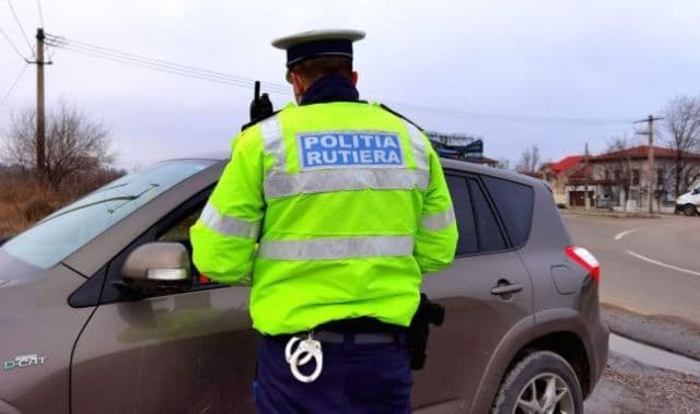 Amendă usturătoare pentru folii auto montate ilegal