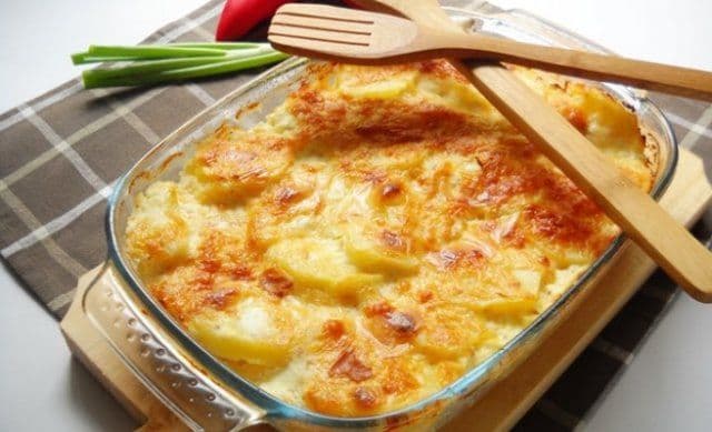 Cartofi gratinați