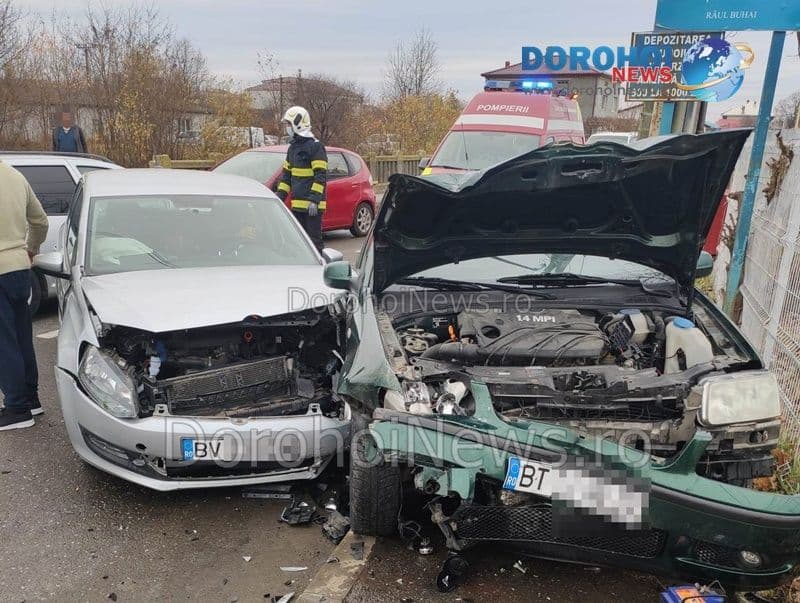 Accident! Două mașini s-au ciocnit pe strada George Enescu din Dorohoi - FOTO