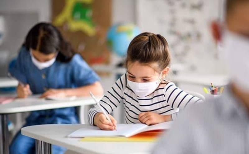 Calendarul anului școlar 2021-2022 a fost modificat. Vezi noua variantă!