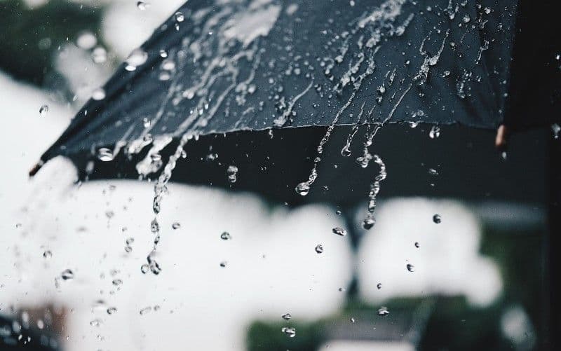 Meteorologii au emis o informare meteo de precipitații și vânt