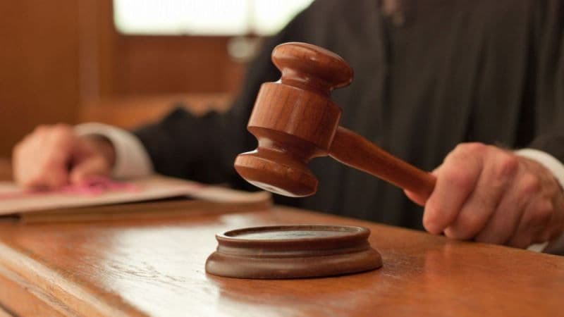 Instanța a hotărât: Tânărul care a atacat un taximetrist din Dorohoi reținut pentru 30 de zile