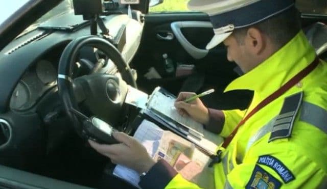 Oprit pentru depășirea vitezei legale și depistat băut la volan
