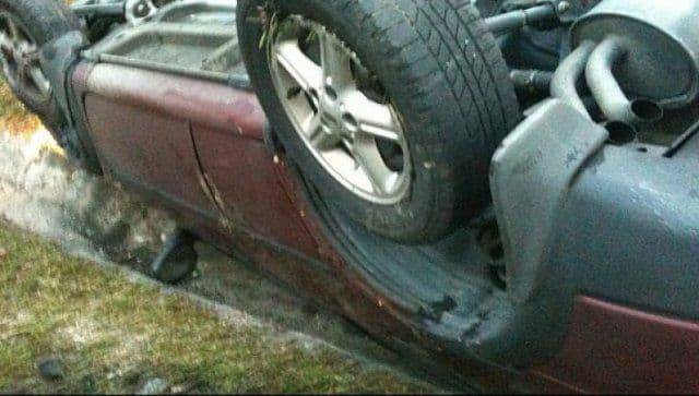 Mașină răsturnată pe o stradă din Broscăuți! Șoferul se afla sub influența alcoolului