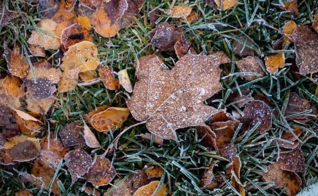 După un weekend cald, vremea se răcește în toată țara. Directorul ANM: „Marți vorbim de o vreme în răcire”