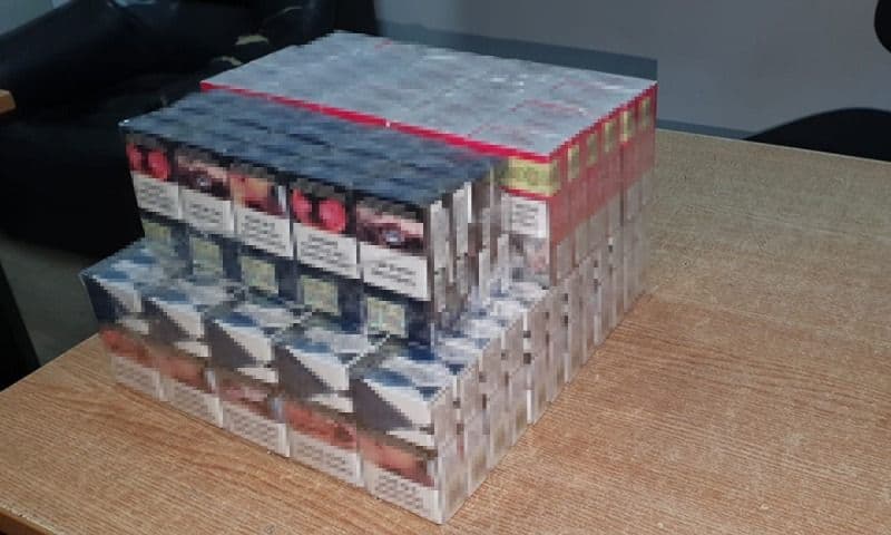 Oprit pentru control, cercetat pentru contrabandă...