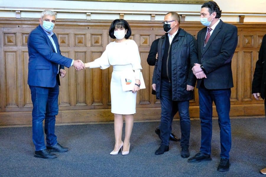 Doina Federovici: „V-ați angajat în fața botoșănenilor, că veți face treabă de calitate, care să reziste peste ani...” - FOTO