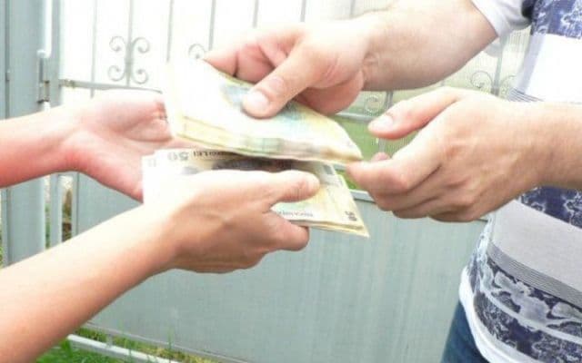 Femeie cercetată pentru o înșelăciune de 2.000 de lei