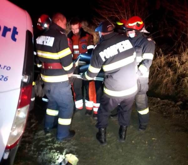 Adolescentă ajunsă la spital în urma unui accident rutier pe un drum din județ - FOTO