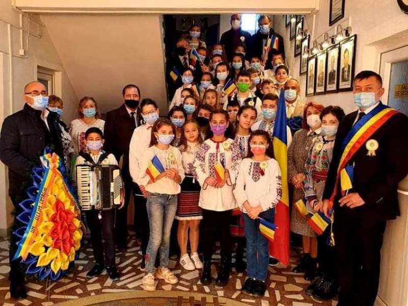 Moment artistic destinat Zilei Naționale a României la Centrul de Zi din localitatea Ibănești - FOTO