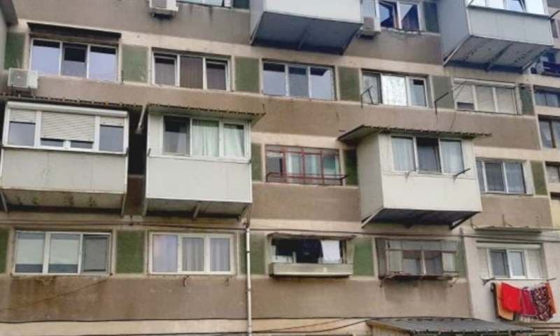 În ce condiții închiderea balconului te poate trimite la închisoare