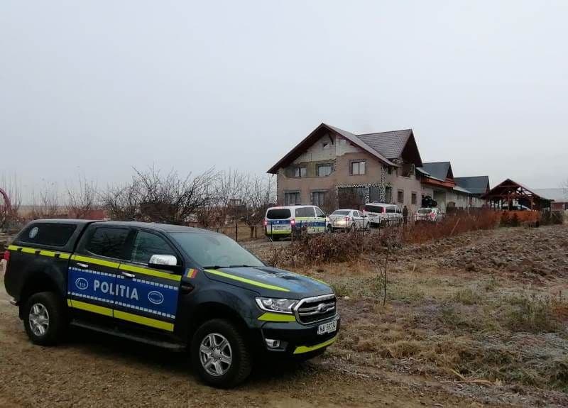 Percheziții la Roma! Trei tineri reținuți în urma unor infracțiuni de lovire și distrugere