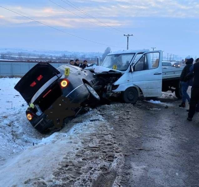 Accident la Vorona. Două persoane au fost rănite - FOTO