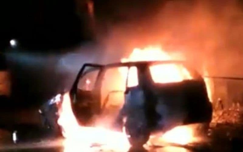 O mașină a ars ca o torță pe drumul comunal dintre Hilișeu-Cloșca și Pomârla
