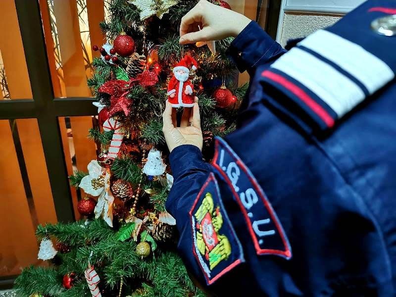 Măsuri de siguranță la împodobirea bradului