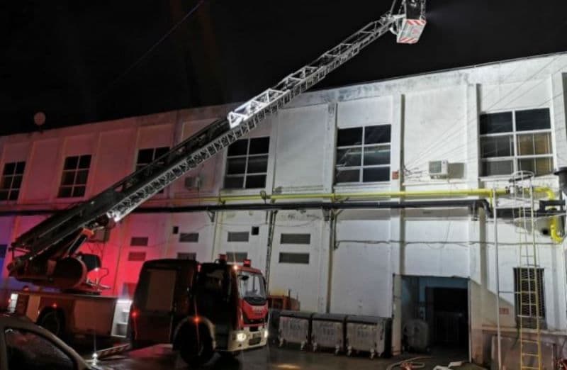 Incendiu la o fabrică de confecții din Botoșani. Zeci de angajați au fost evacuați – FOTO