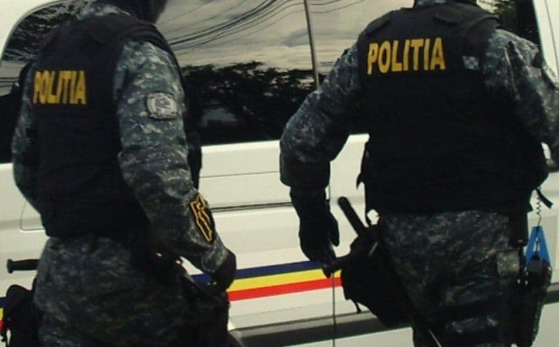 Percheziții în județul Botoșani: Tânăr de 17 ani reținut pentru 24 de ore pentru infracțiuni de furt