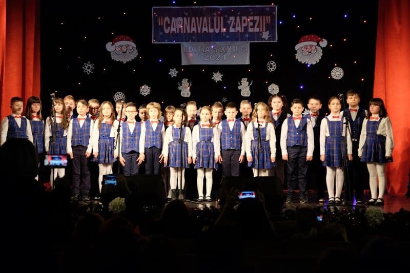 „Carnavalul Zăpezii” 2021, a doua seară de spectacol - FOTO