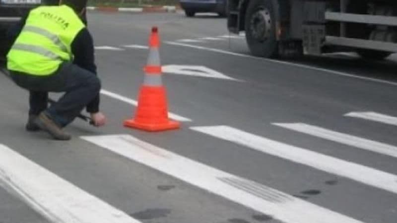Botoșăneancă accidentată pe trecerea de pietoni