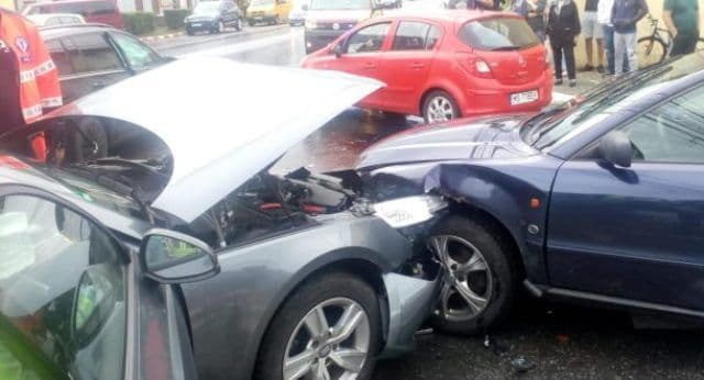 Obligațiile conducătorilor auto implicați într-un accident de circulație în urma căruia au rezultat doar pagube materiale
