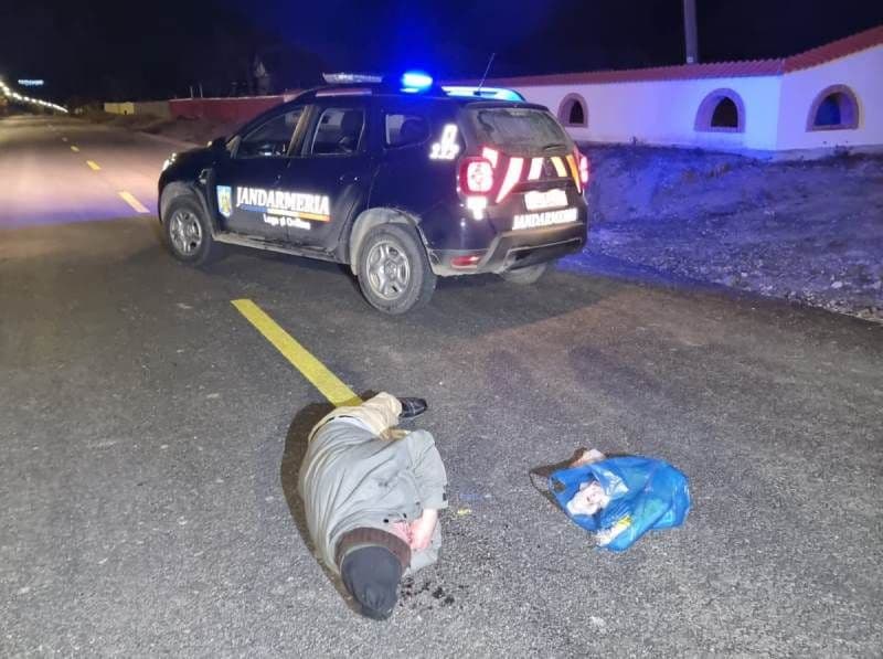 Un jandarm a salvat un om de la moarte din mijlocul străzii!