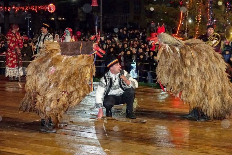 Festivalul de datini și obiceiuri de iarnă la Dorohoi: Vezi programul din 31 decembrie 2021!