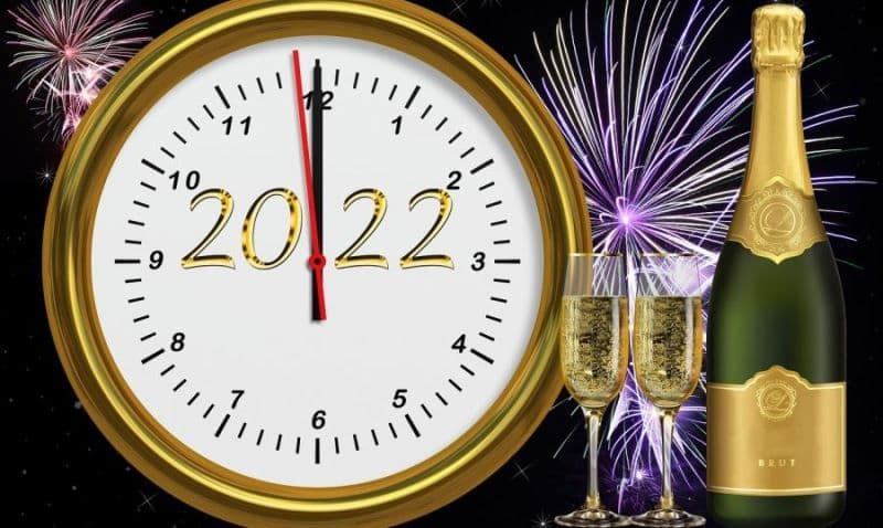 Ajunul Anului Nou 2022 vine cu o serie de tradiţii şi superstiţii