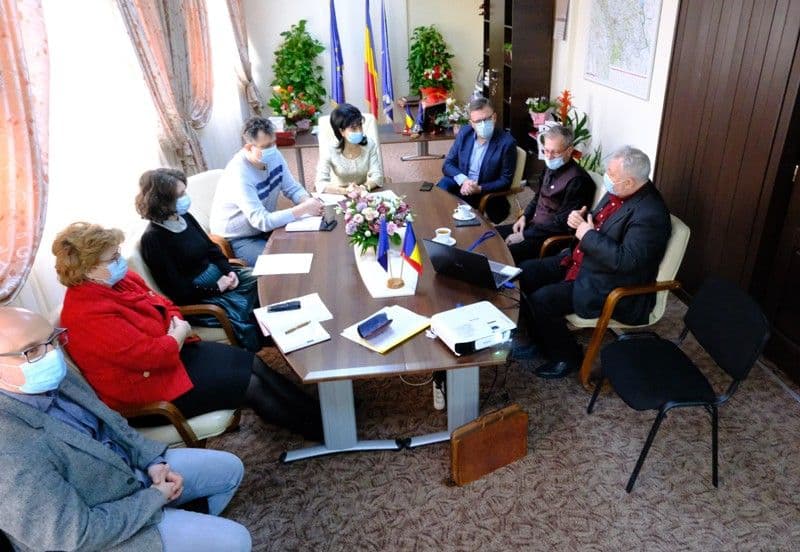 Intalnire cu  reprezentantii Univ. G Enescu Iasi si Edu Cult (7) - Copy