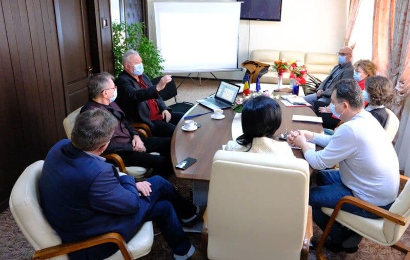 Intalnire cu  reprezentantii Univ. G Enescu Iasi si Edu Cult (6)