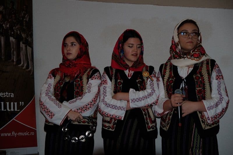 Carnavalul Zapezii_folclor_005