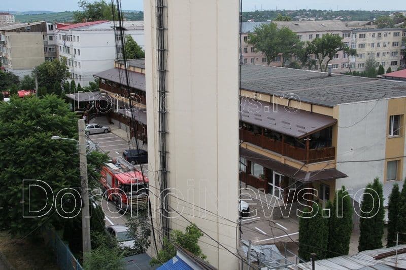 Incendiu supermarket Dorohoi_010