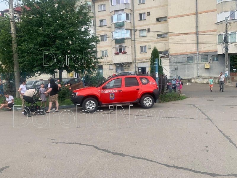 Incendiu supermarket Dorohoi_011