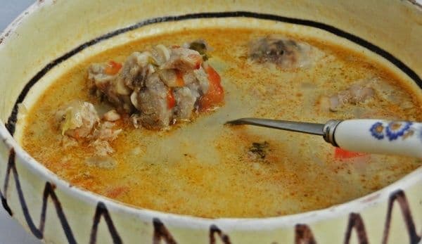Ciorbă țărănească de porc