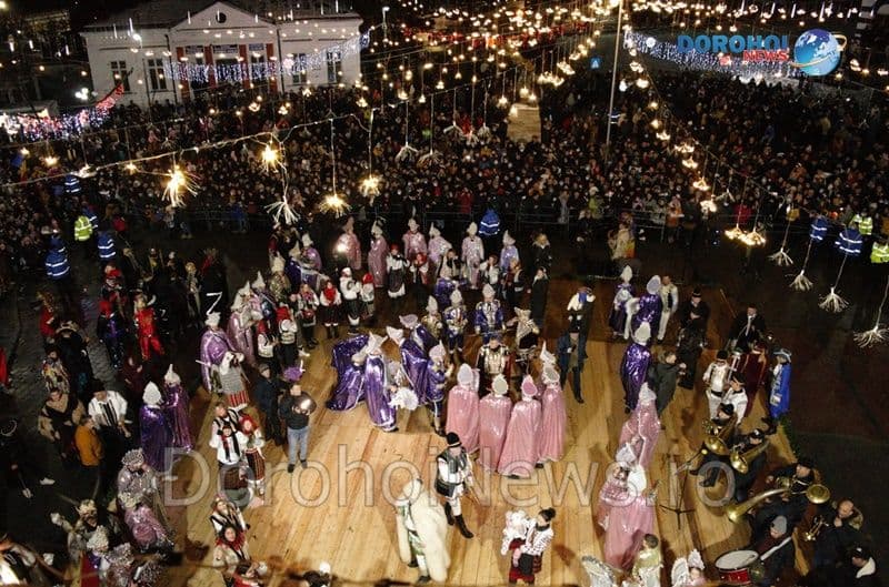 Dragul și dorul tradițiilor sărbătorilor de iarnă - Festivitate de datini și obiceiuri la Dorohoi – VIDEO  / FOTO