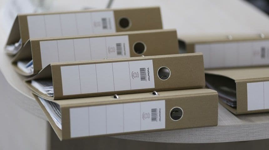 Instituţiile publice nu mai au voie de astăzi să solicite copii de pe avize sau alte documente emise de către alte instituţii ale statului