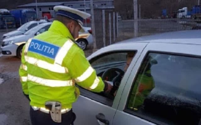 Zeci de amenzi și permise suspendate aplicate în prima duminică din an