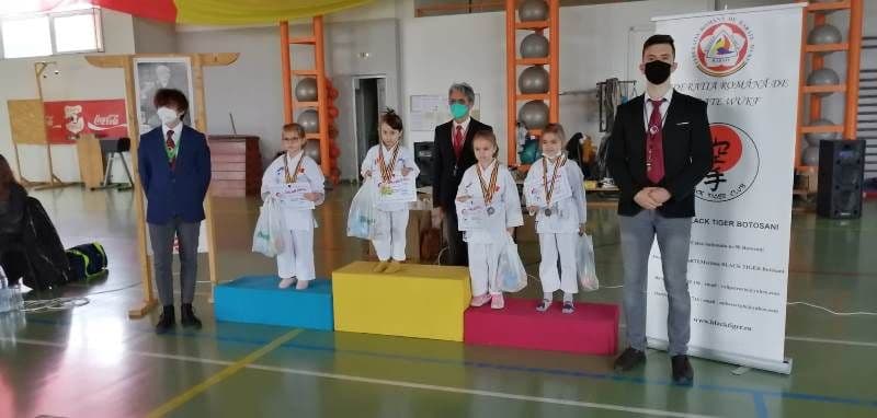 Concursul de karate Cupa „Moș Crăciun” organizată la Sala polivalentă din Dorohoi - FOTO