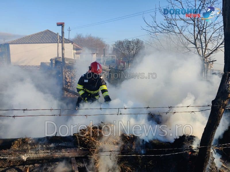 Joaca cu focul putea lăsa fără casă o familie din comuna Vlăsinești - FOTO