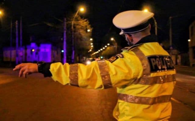 Doi tineri fără permis depistați de polițiștii botoșăneni în trafic