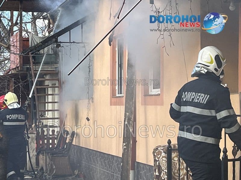 Incendiu izbucnit într-o casă în Dorohoi! Pompierii au intervenit de urgență - FOTO