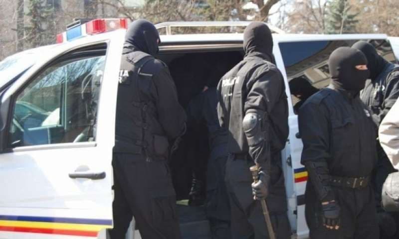 Percheziții domiciliare în Botoșani și Flămânzi la persoane bănuite de contrabandă