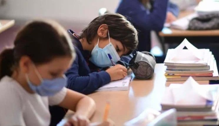 Peste un milion de măști distribuite în școlile din județ