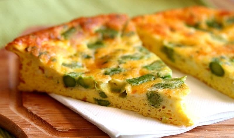 Omletă cu broccoli la cuptor