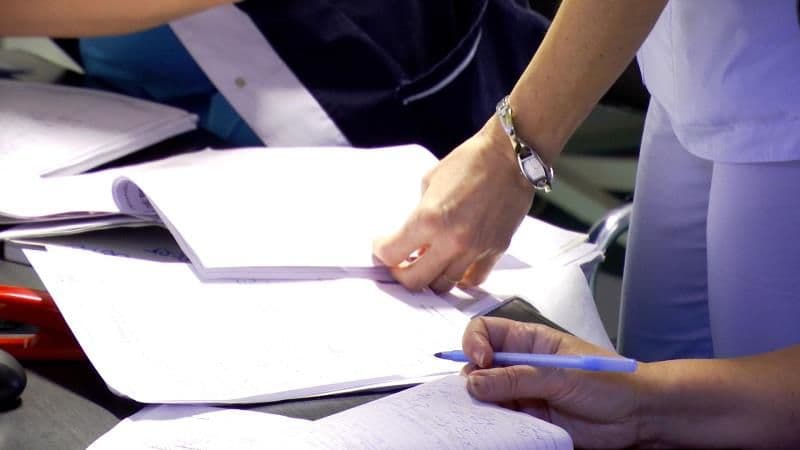 Surpriză pentru românii care trec prin boala COVID. Aceștia trebuie să prezinte un document în plus la revenirea la locul de muncă