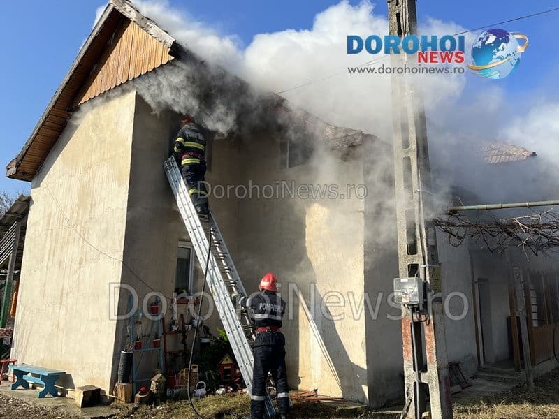 Incendiu la o casă din Dorohoi! Pompierii au intervenit de urgență - FOTO