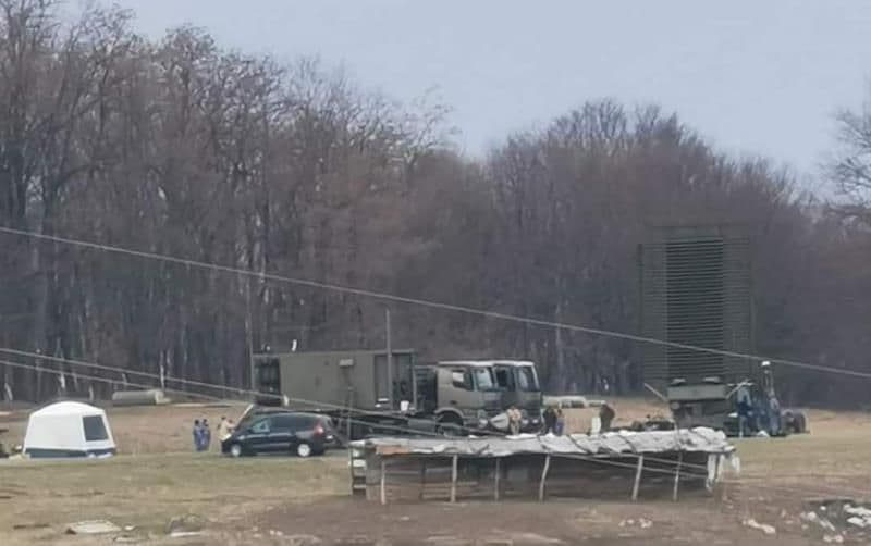Tabără militară amenajată în comuna Suharău, în apropiere de granița cu Ucraina