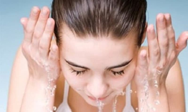 Cum trebuie să realizăm hidratarea corectă a pielii