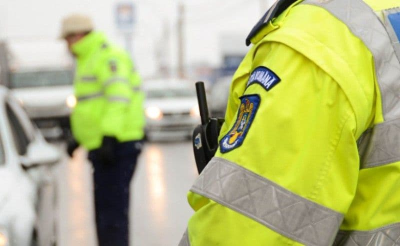 Mort de beat și fără permis auto, un bărbat din comuna Mihai Eminescu a fost prins de polițiști