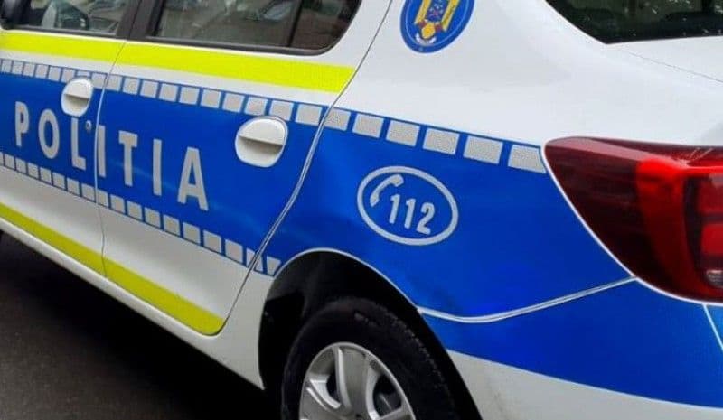 Tânăr fără permis, arestat: a furat o maşină şi a condus-o zeci de kilometri, apoi a abandonat-o